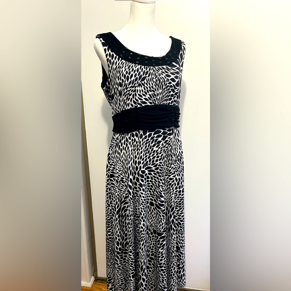 White and black pattern dress